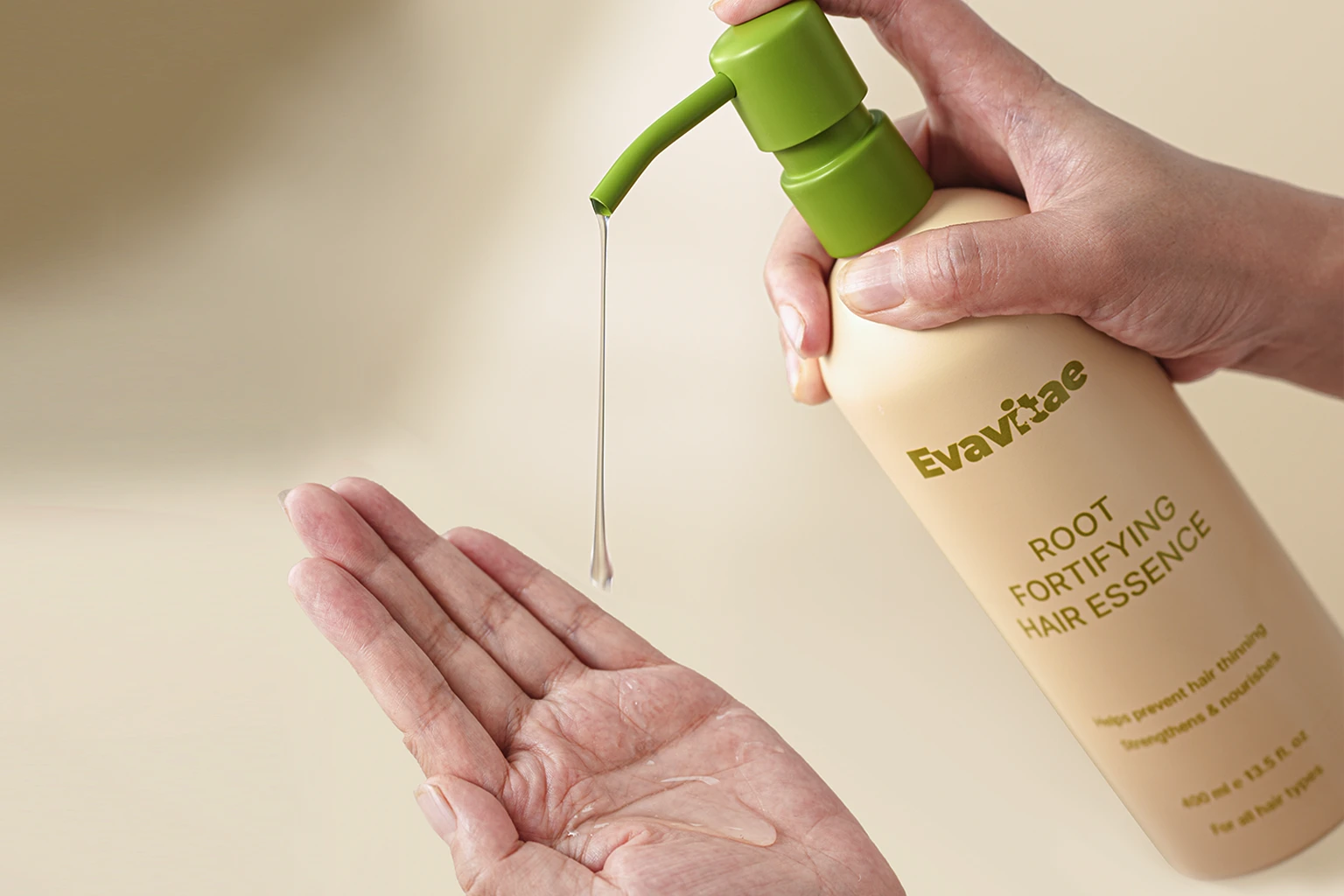 evavitae-root-fortifying-hair-essence-application-hand-01