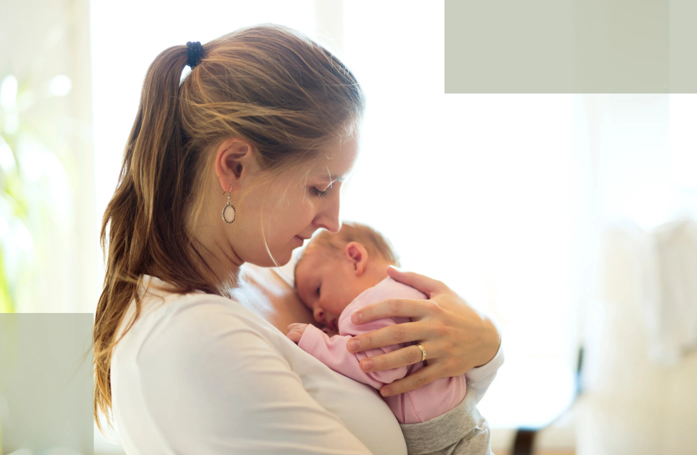 Best Prenatal Vitamins for Hair Growth Postpartum Care Guide-01