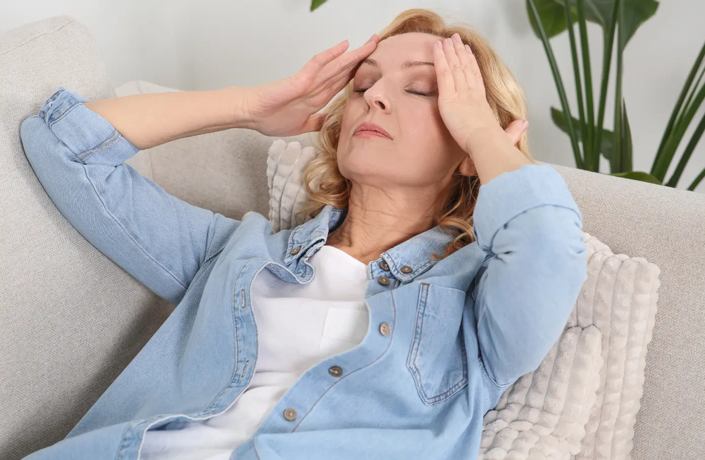 Hormonal Hair Loss vs. Stress Hair Loss vs. Postpartum Hair LossThe Clearest Guide to Telling Them Apart