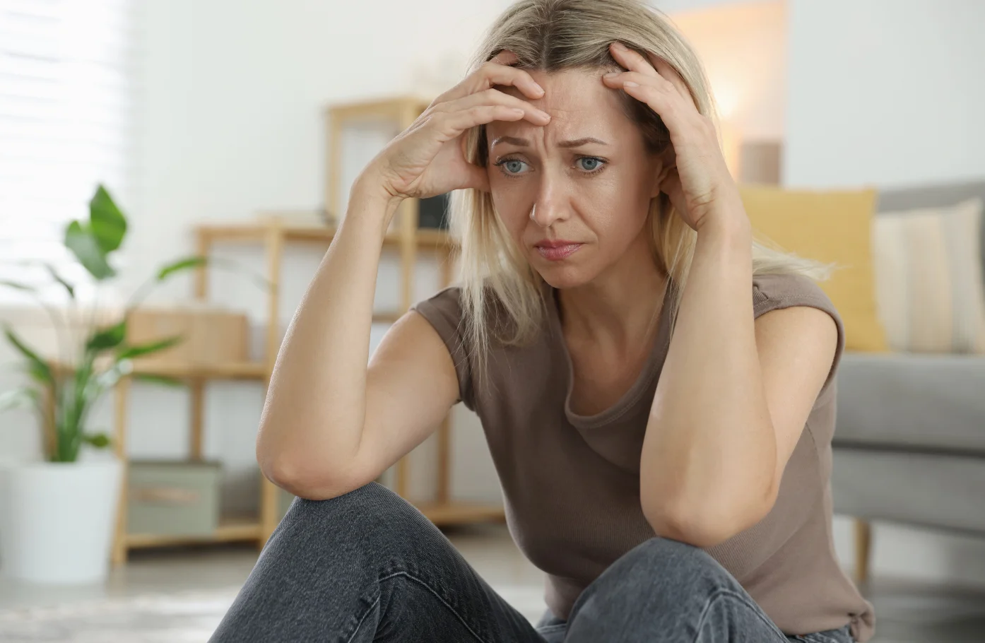 Hormonal Hair Loss – Mechanism 3 Why the Thyroid Affects Hair Loss (It’s Not “Mystical” — It’s Cycle Regulation)