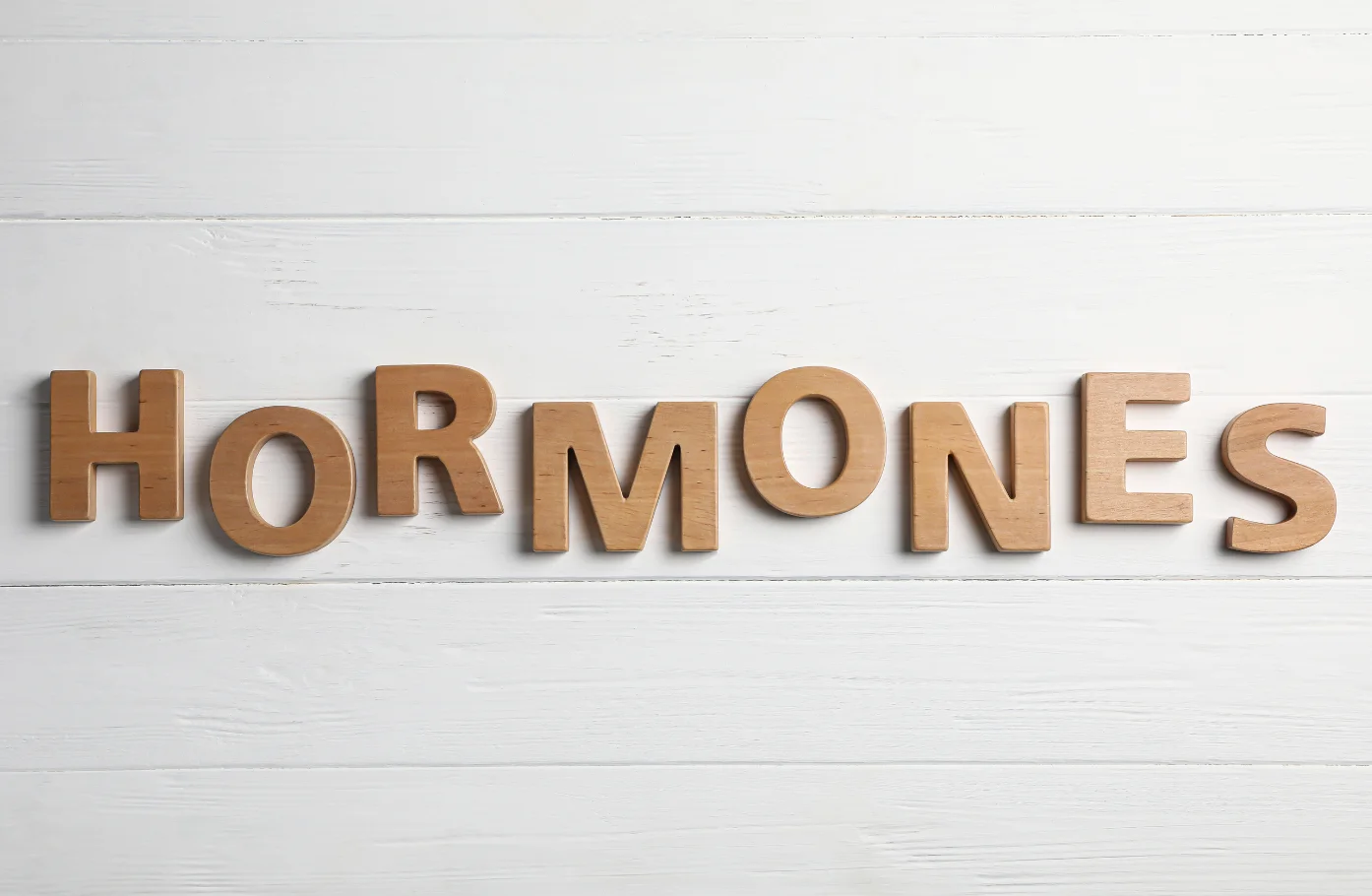 TSH Within the Normal Range ≠ “No Issue” Why Some People Keep Shedding Even When Labs Look Fine (A Cautious, Educational Explanation)