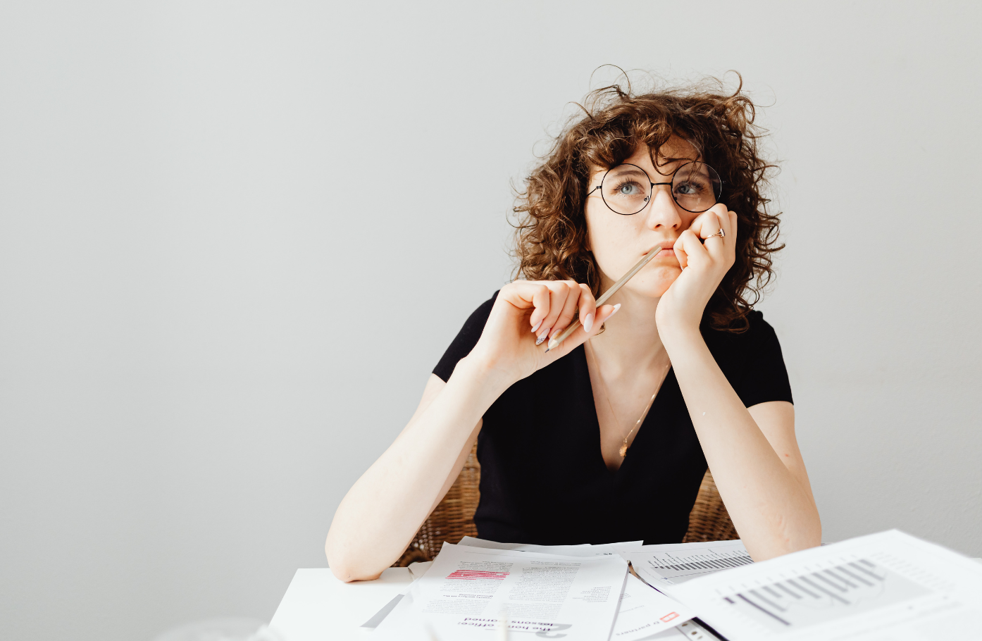 The Visibility Pressure of a Widening Hair Part Why It Feels Harder Than Short-Term Shedding