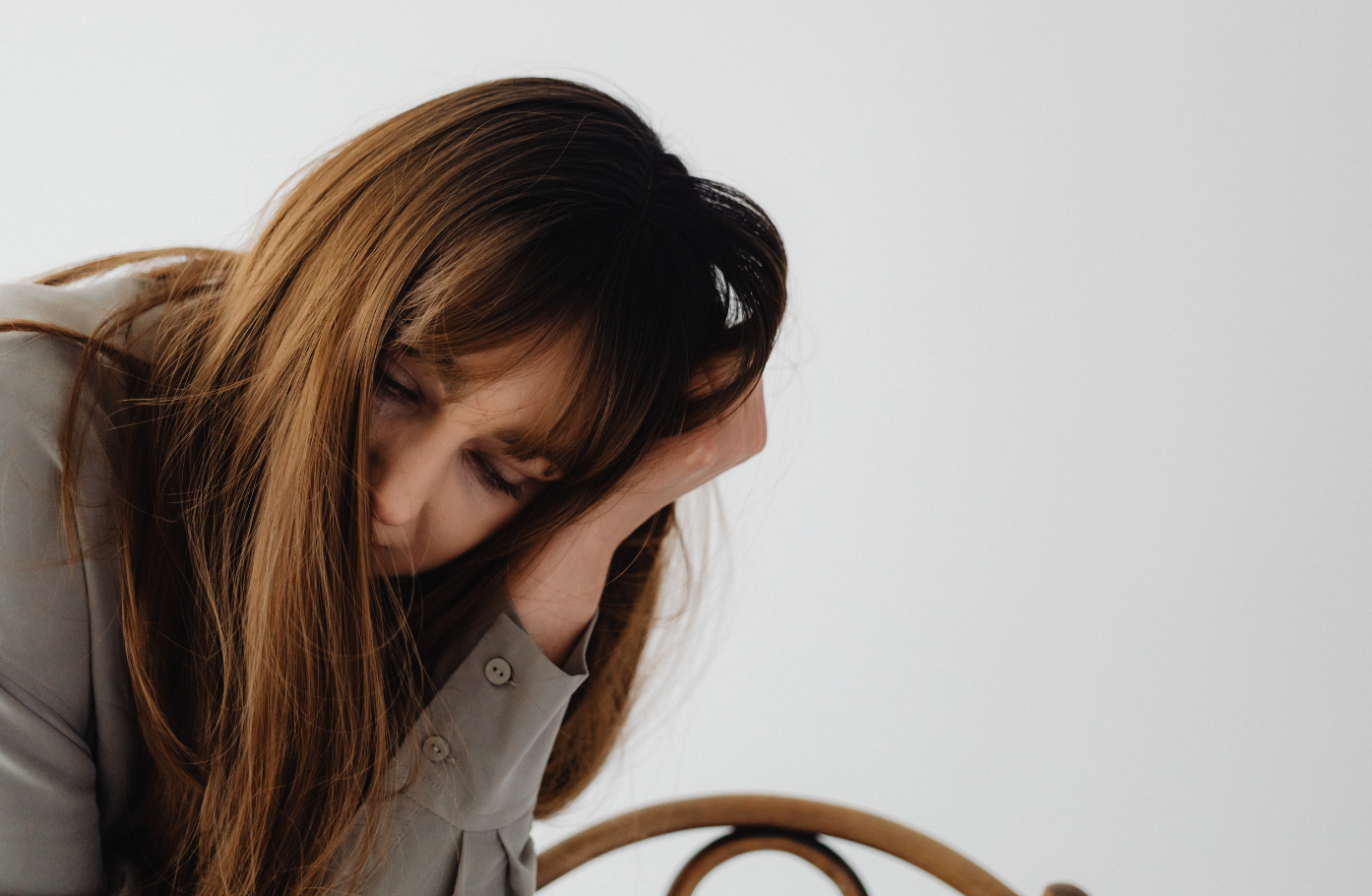 When Does Hormonal Hair Loss Start—and When Does It End Why It’s a “Slow Variable,” Not a One-Time Event