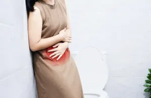 Heavy menstrual bleeding and long-term iron depletion can affect hair growth before anemia appears. Learn why iron gaps often show up in hair first.