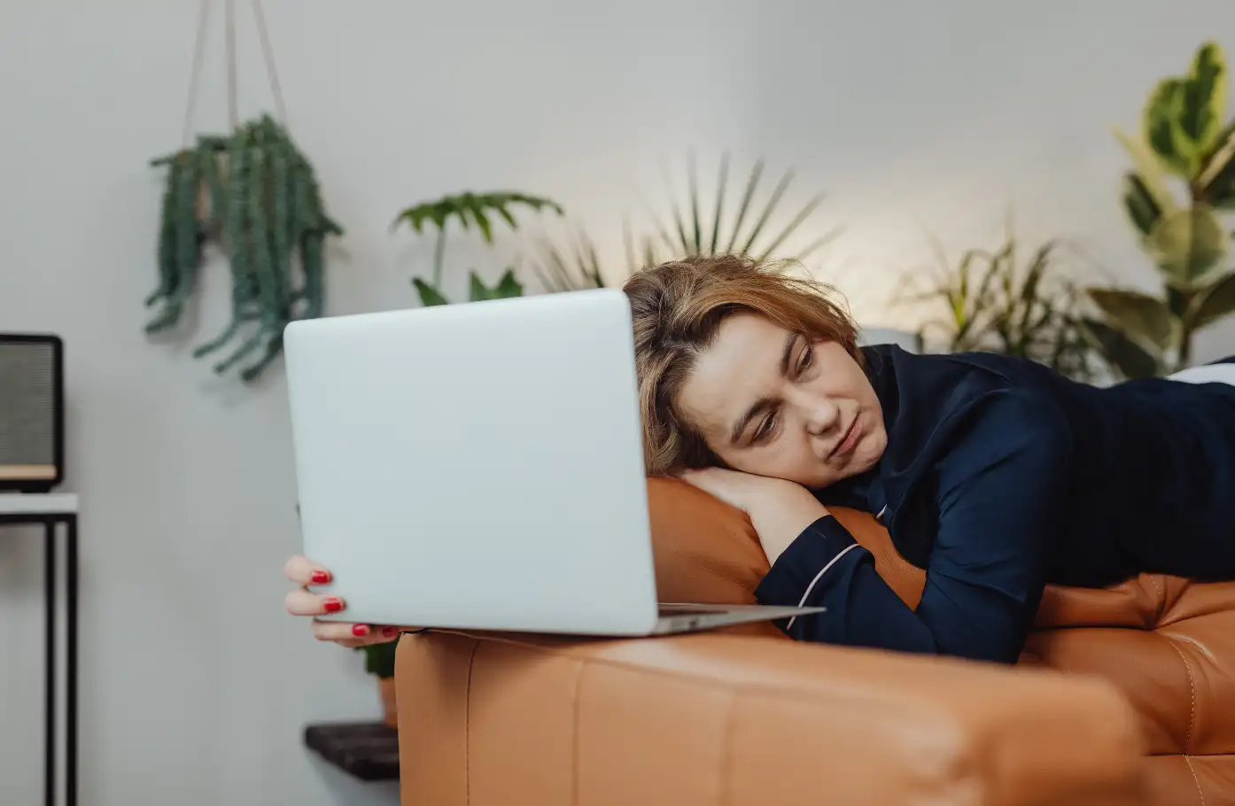 High Stress + Sleep DeprivationWhy This Combination Is More Likely to Turn Small Nutrient Gaps Into Hair Loss