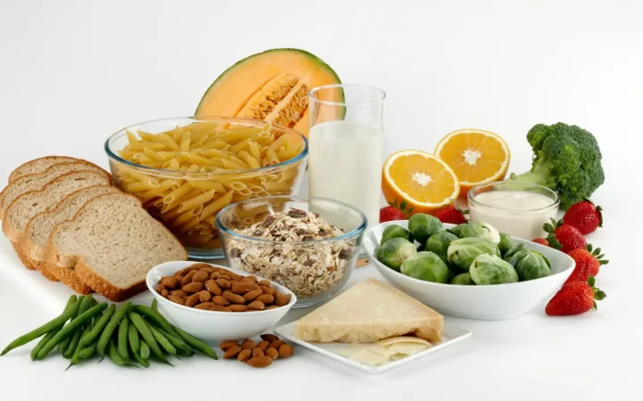 High-Risk Groups for Nutrient Deficiency–Related Hair LossThe 8 Types of People Most Likely to Be Affected