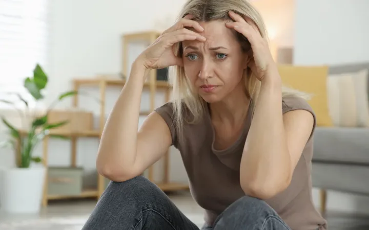 Hormonal Hair Loss – Mechanism 3 Why the Thyroid Affects Hair Loss (It’s Not “Mystical” — It’s Cycle Regulation)