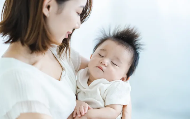 What Is Postpartum Hair LossUnderstanding the Physiology, Typical Features, and Recovery Timeline