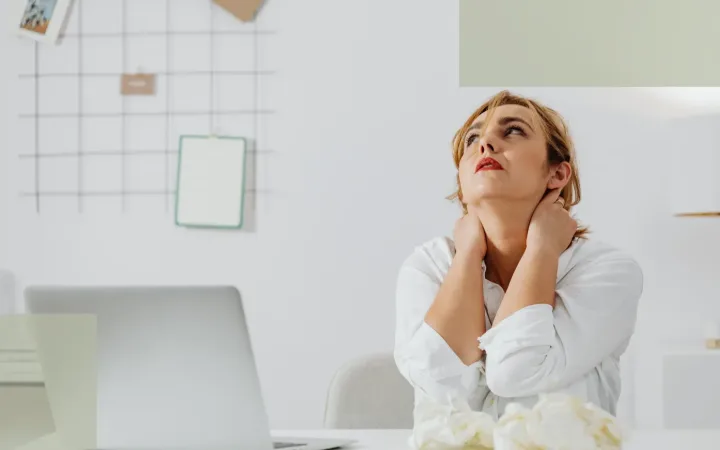 Why Postpartum Hair Loss Feels Uncontrollable: Anxiety, Identity & Recovery